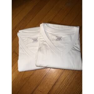 2 x Roundtree And Yorke TShirt Mens XL White V Neck Short Sleeve Undershirts